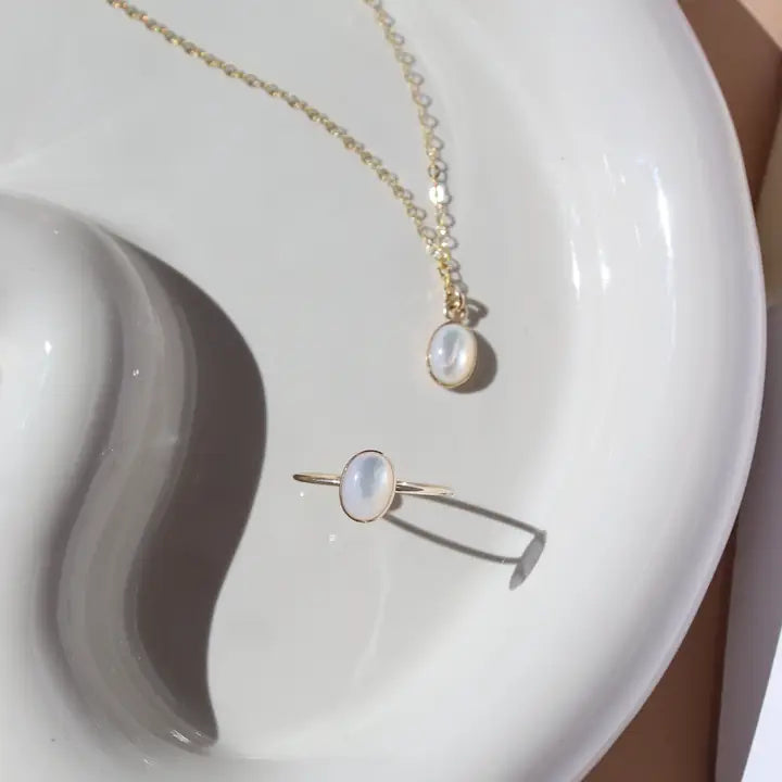 Aurelia Mother of Pearl Pendant Necklace